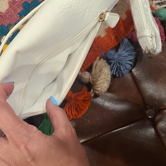 White handbag with studs ( Clutch) - Picture 4 of 5